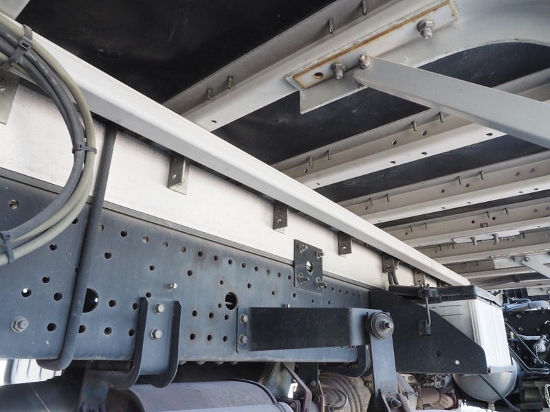 いすゞ フォワード ウイング車 中型 PKG-FRR90T2 年式 H21[写真45]