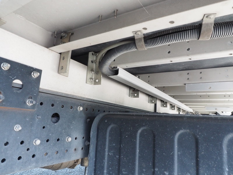 いすゞ フォワード ウイング車 中型 PKG-FRR90T2 年式 H21[写真47]