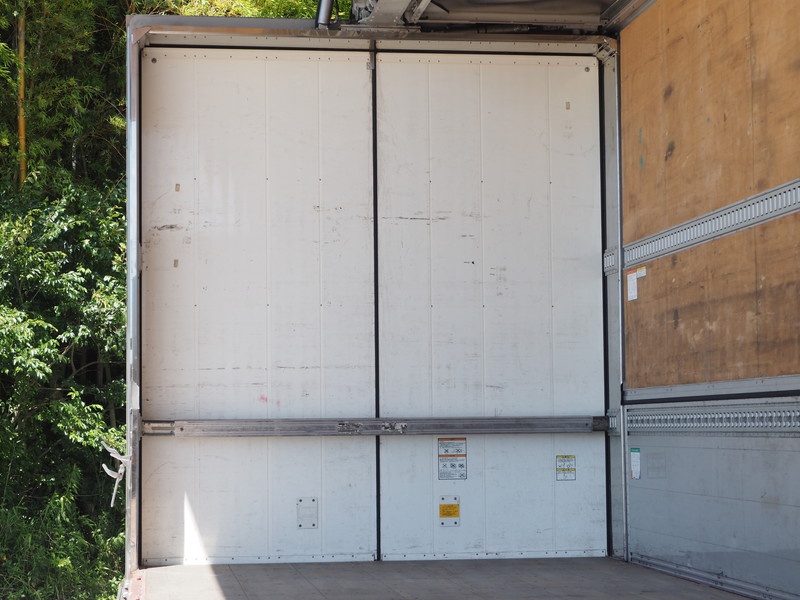 いすゞ ギガ ウイング車 大型 QKG-CYJ77A 年式 H25[写真14]