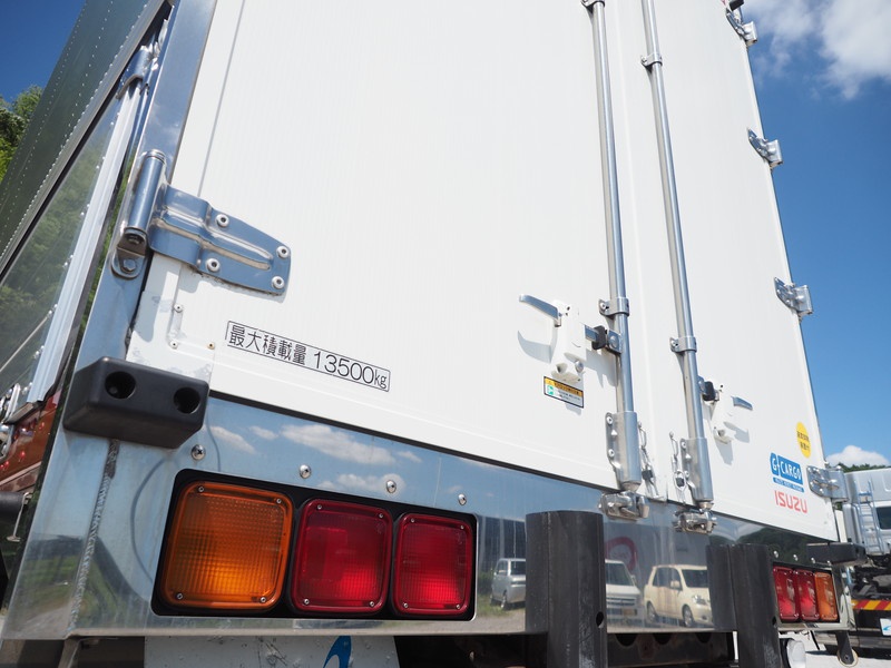 いすゞ ギガ ウイング車 大型 QKG-CYJ77A 年式 H25[写真33]