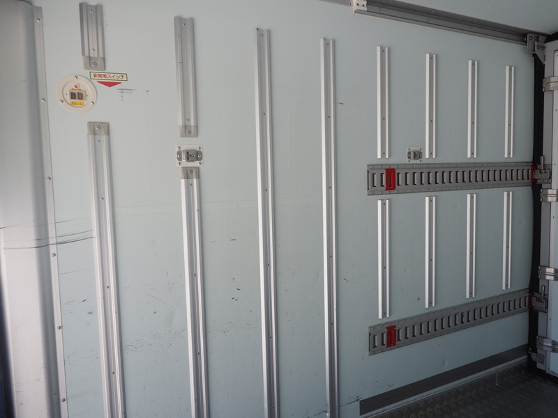 いすゞ エルフ 冷凍バン 小型 TKG-NPR85AN 年式 H26[写真20]