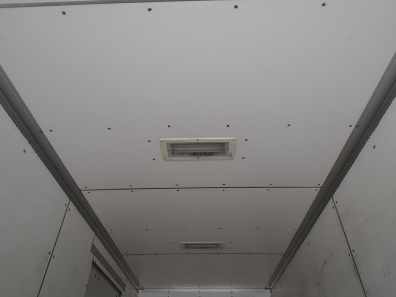 いすゞ エルフ バン車 小型 BKG-NMR85AN 年式 H22[写真15]