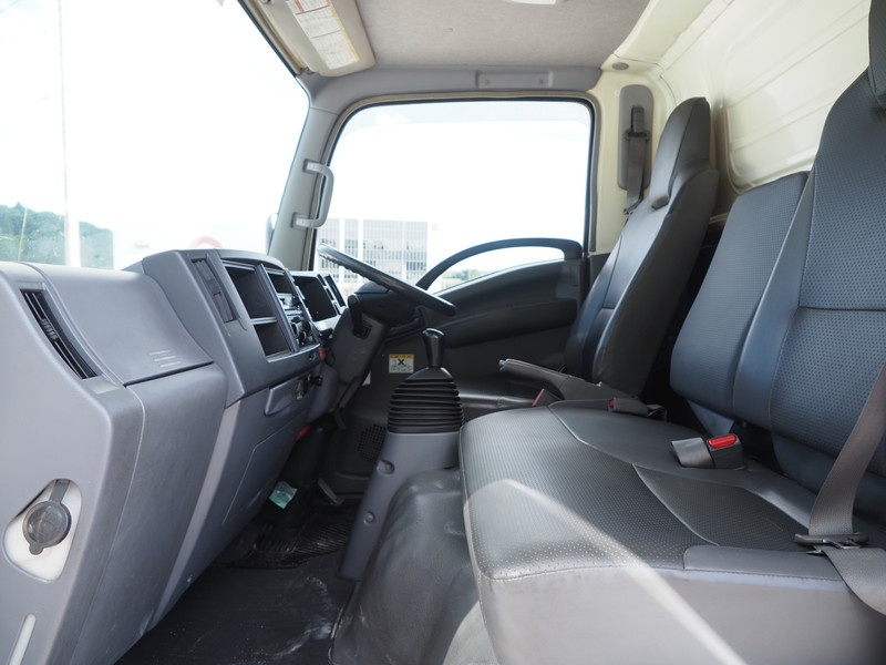 いすゞ エルフ バン車 小型 BKG-NMR85AN 年式 H22[写真25]