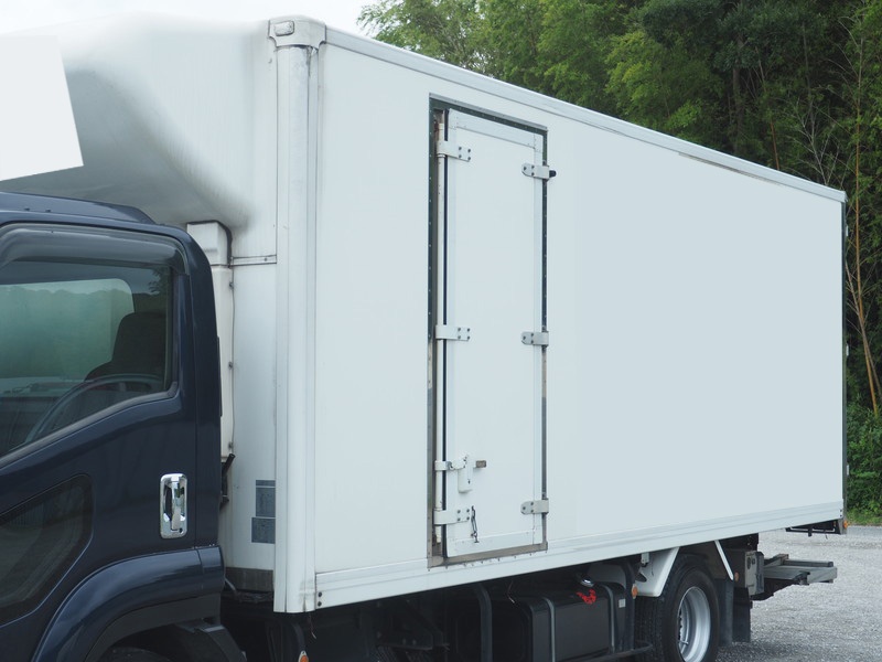 いすゞ フォワード 冷凍バン 中型 PKG-FRR90S2 年式 H21[写真11]