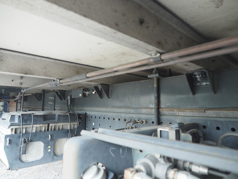 いすゞ フォワード 冷凍バン 中型 PKG-FRR90S2 年式 H21[写真35]