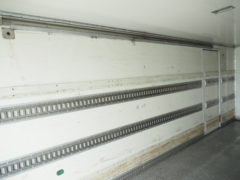 いすゞ フォワード 冷凍バン 中型 PKG-FRR90S2 年式 H21[写真23]