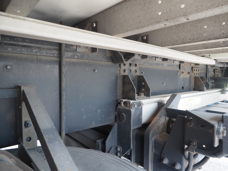 いすゞ ギガ ウイング車 大型 PKG-CYJ77W8 年式 H20[写真49]