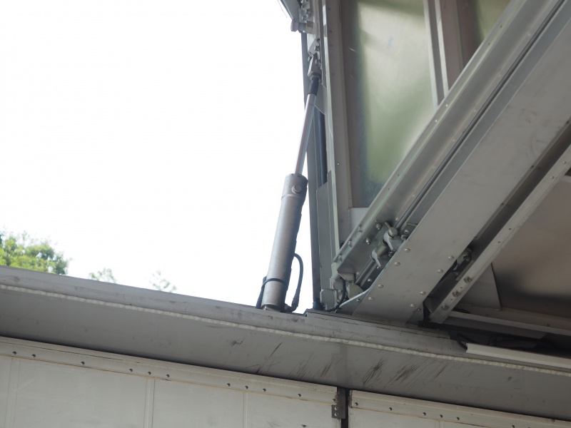 いすゞ ギガ ウイング車 大型 PKG-CYJ77W8 年式 H20[写真18]