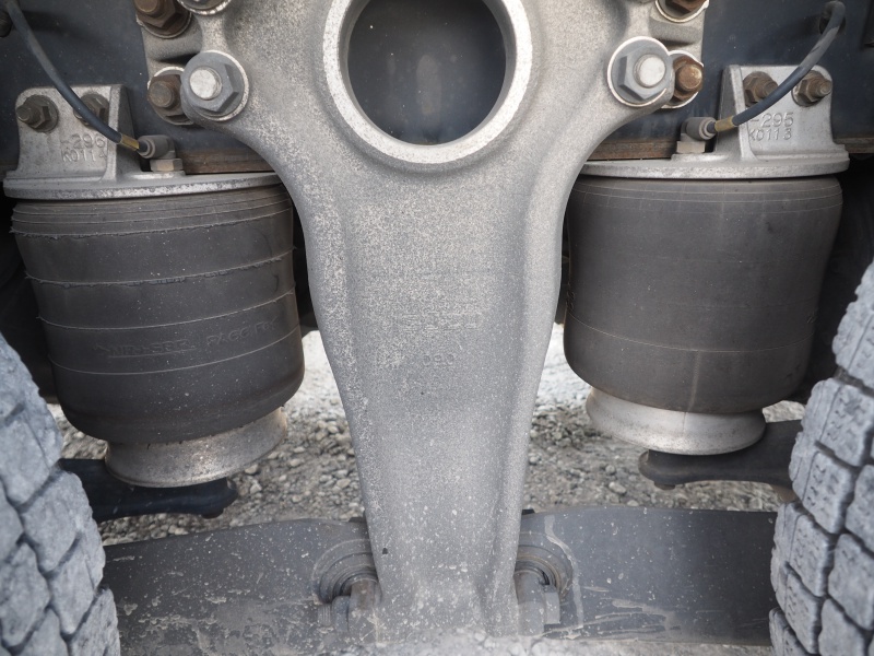 いすゞ ギガ ウイング車 大型 PKG-CYJ77W8 年式 H20[写真47]