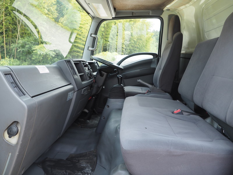 いすゞ エルフ バン車 小型 BKG-NPR85AN 年式 H23[写真27]