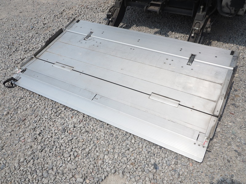 いすゞ エルフ バン車 小型 BKG-NPR85AN 年式 H23[写真21]