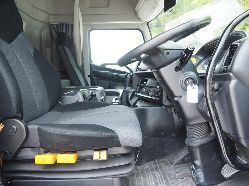 日野 プロフィア ウイング車 大型 QKG-FW1EXBG 年式 H25[写真34]