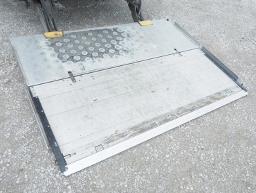 いすゞ フォワード 冷凍バン 中型 PKG-FRR90S2 年式 H21 [写真18]