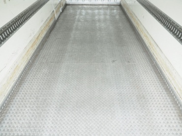 いすゞ フォワード 冷凍バン 中型 PKG-FRR90S2 年式 H21 [写真21]