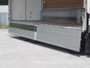 いすゞ ギガ ウイング車 大型 PKG-CYJ77W8 年式 H20 [写真12]