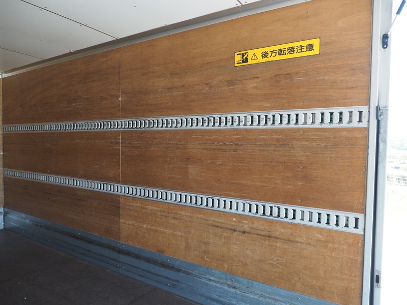 いすゞ エルフ バン車 小型 BKG-NPR85AN 年式 H22[写真20]