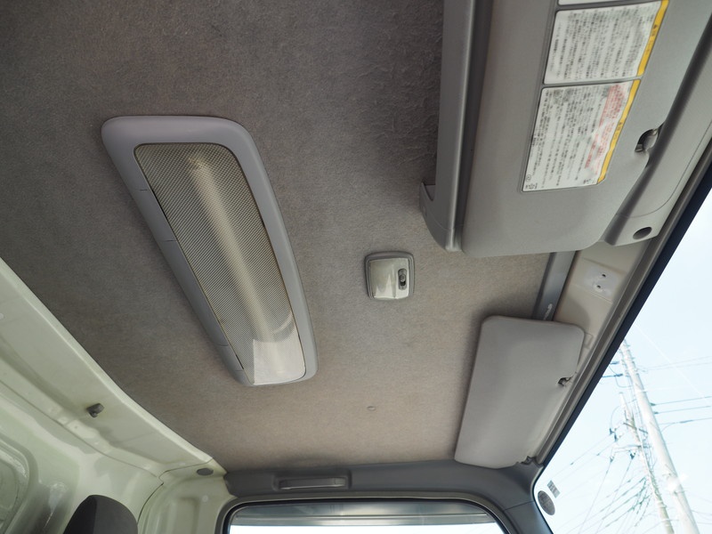 いすゞ エルフ バン車 小型 BKG-NPR85AN 年式 H22[写真28]