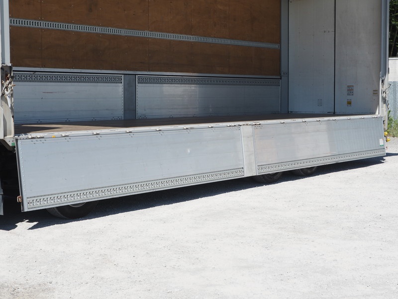 いすゞ ギガ ウイング車 大型 LKG-CYJ77A 年式 H24[写真23]