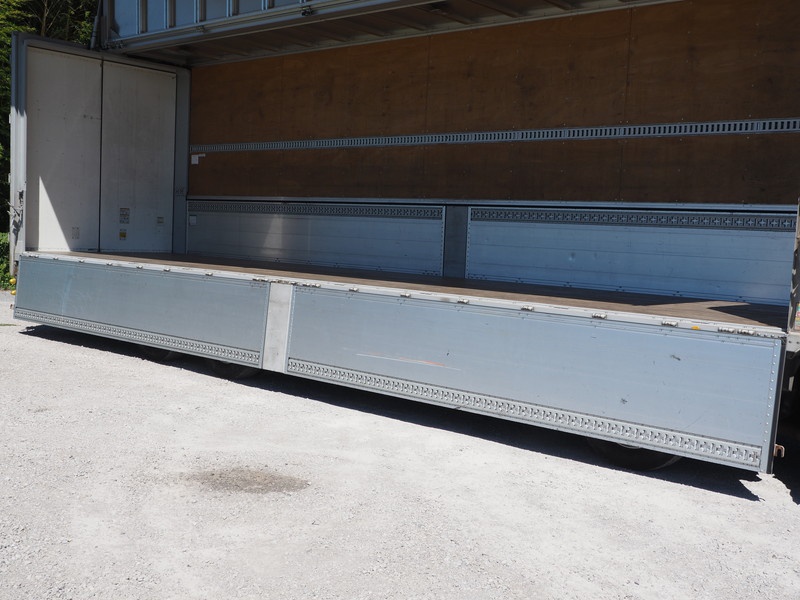 いすゞ ギガ ウイング車 大型 LKG-CYJ77A 年式 H24[写真12]