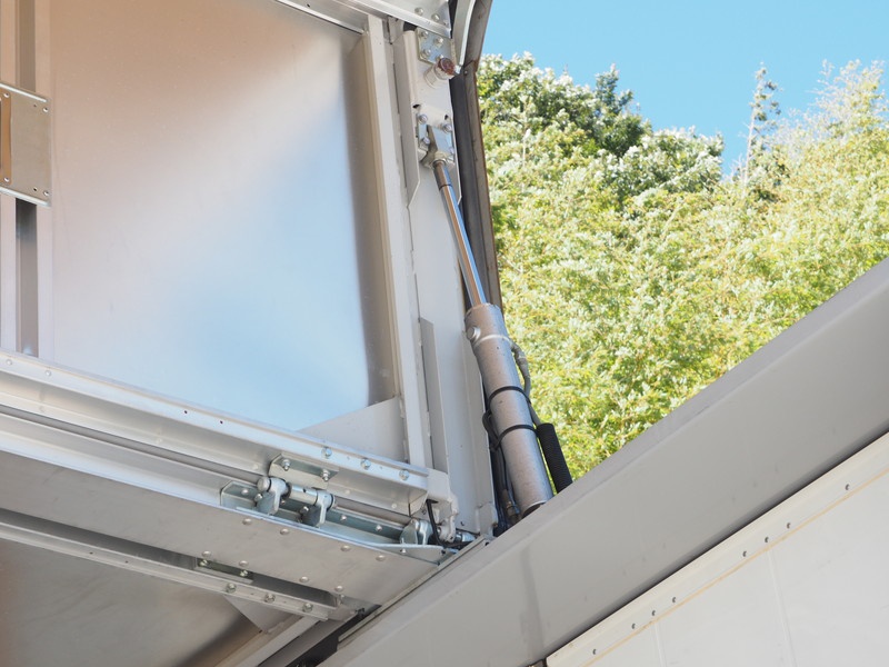 いすゞ ギガ ウイング車 大型 LKG-CYJ77A 年式 H24[写真25]