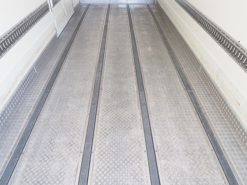 いすゞ フォワード 冷凍バン 中型 SKG-FRR90S2 年式 H24[写真16]