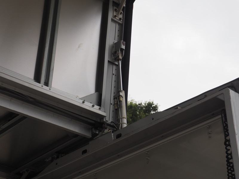 いすゞ エルフ ウイング車 小型 PA-NPR81N 年式 H18[写真23]