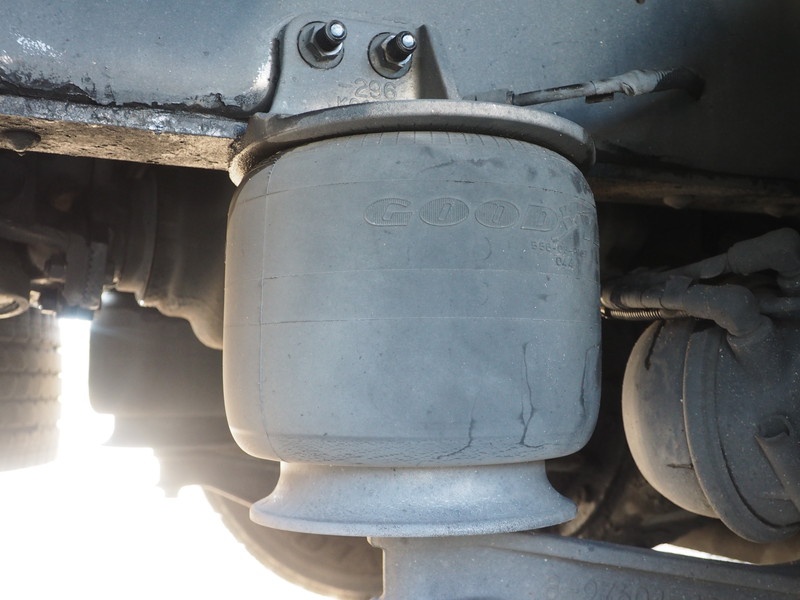 いすゞ ギガ ウイング車 大型 PKG-CYJ77W8 年式 H21[写真19]