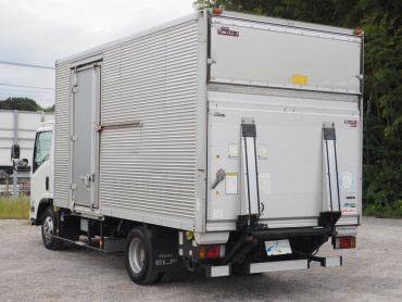 いすゞ エルフ バン車 小型 BKG-NPR85AN 年式 H22 [写真07]