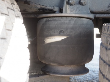 いすゞ ギガ ウイング車 大型 PKG-CYJ77W8 年式 H21 [写真18]