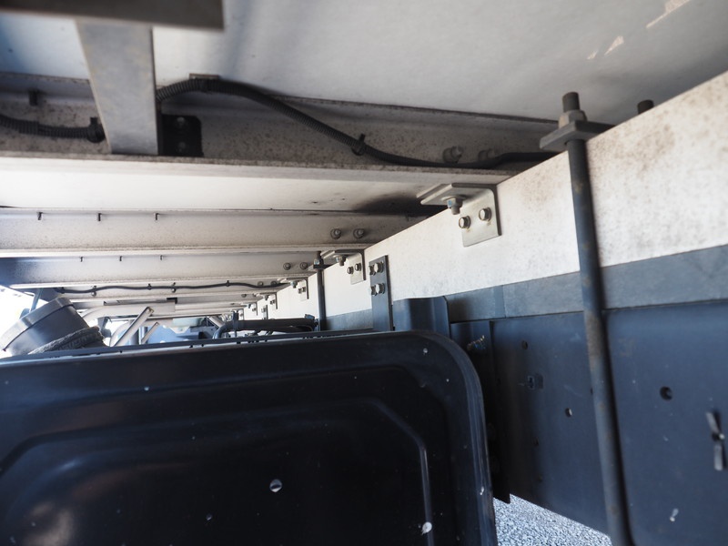 いすゞ フォワード 冷凍バン 中増t LKG-FTR34T2 年式 H23[写真33]