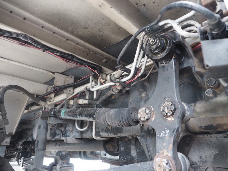 いすゞ ギガ ウイング車 大型 PJ-CYJ51W5 年式 H17[写真47]