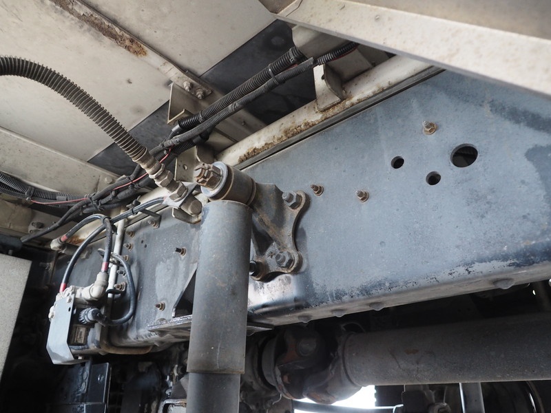 いすゞ ギガ ウイング車 大型 PJ-CYJ51W5 年式 H17[写真50]