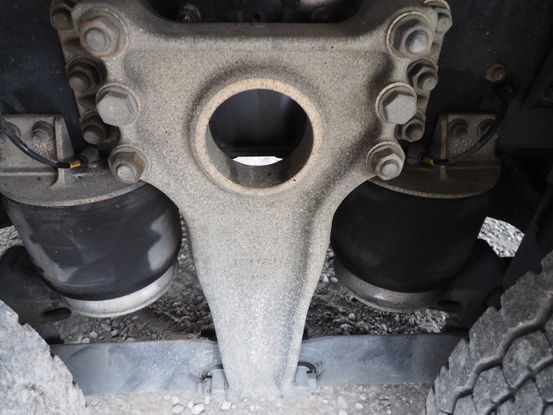 いすゞ ギガ ウイング車 大型 PJ-CYJ51W5 年式 H17[写真44]