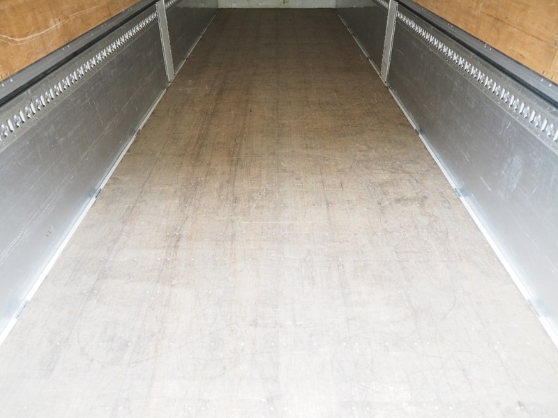 いすゞ ギガ ウイング車 大型 QKG-CYJ77B 年式 H28[写真29]