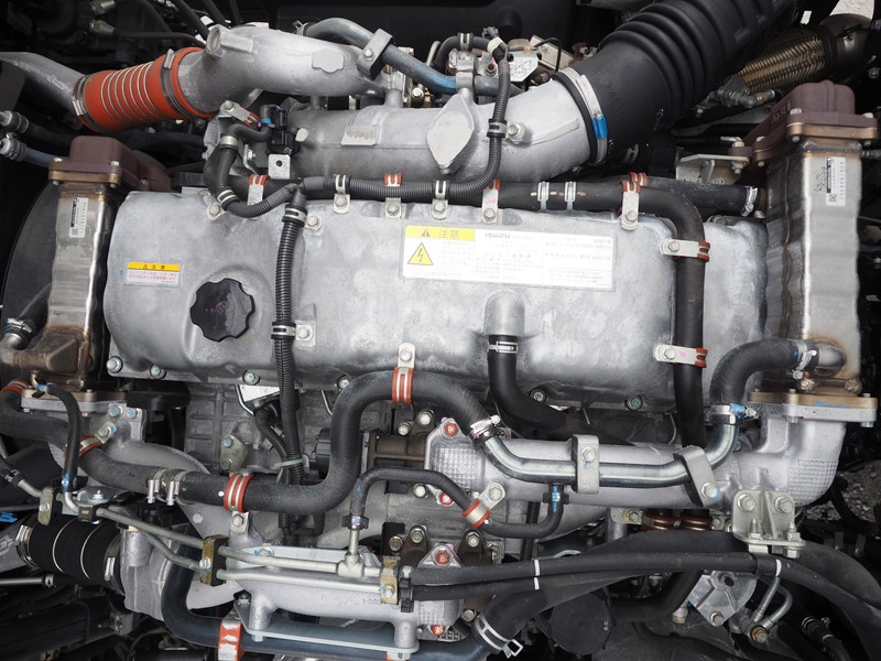 いすゞ ギガ ウイング車 大型 QKG-CYJ77B 年式 H28[写真47]