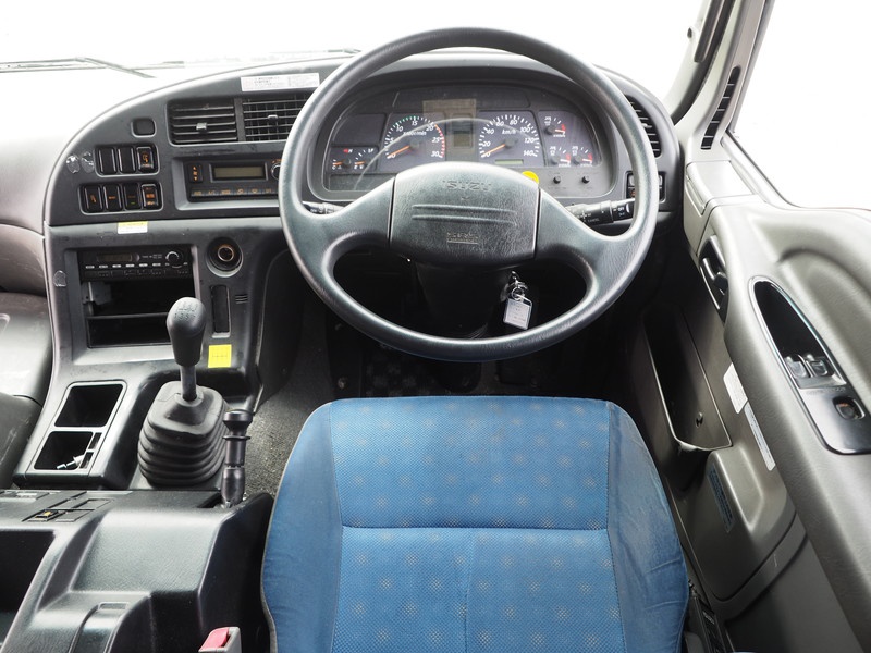 いすゞ ギガ ウイング車 大型 PDG-CYJ77W8 年式 H20[写真31]