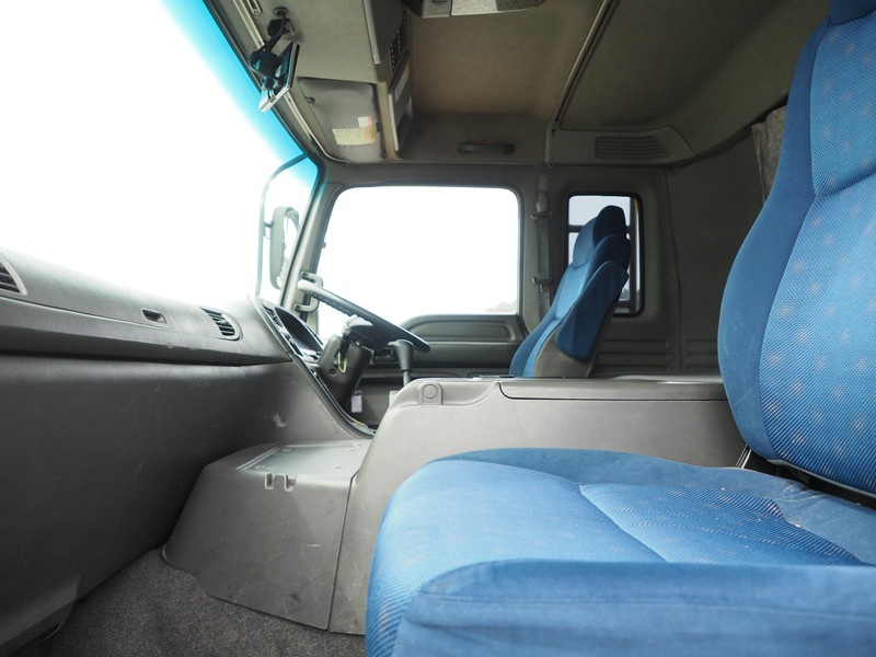 いすゞ ギガ ウイング車 大型 PDG-CYJ77W8 年式 H20[写真32]