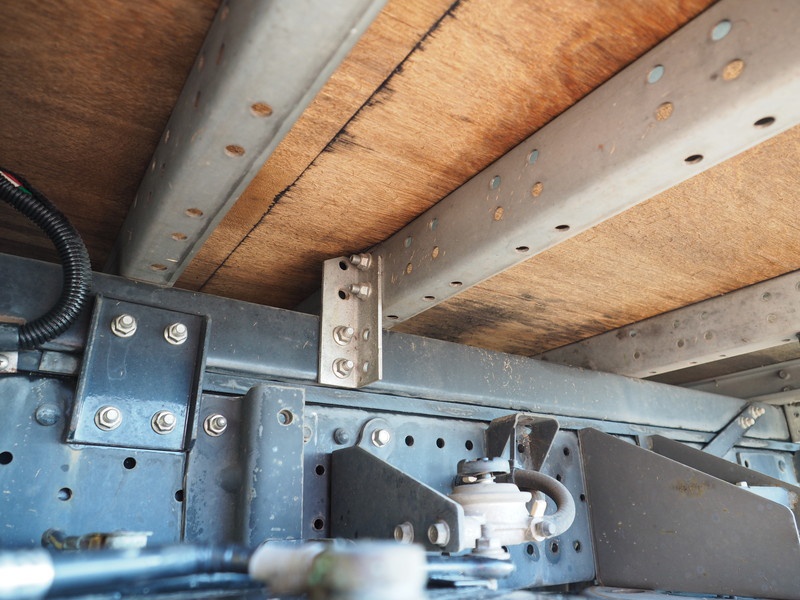 いすゞ エルフ バン車 小型 BKG-NLR85AN 年式 H20[写真19]