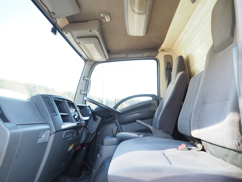 いすゞ エルフ バン車 小型 BKG-NLR85AN 年式 H20[写真16]