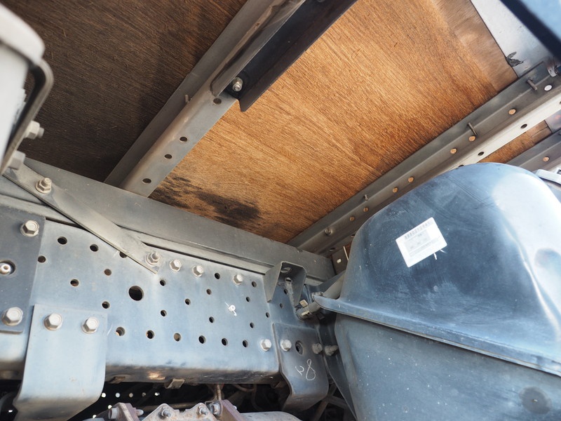 いすゞ エルフ バン車 小型 BKG-NLR85AN 年式 H20[写真20]