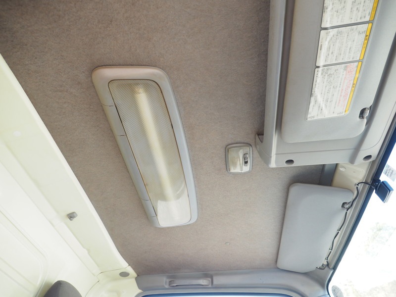 いすゞ エルフ バン車 小型 BKG-NLR85AN 年式 H20[写真15]