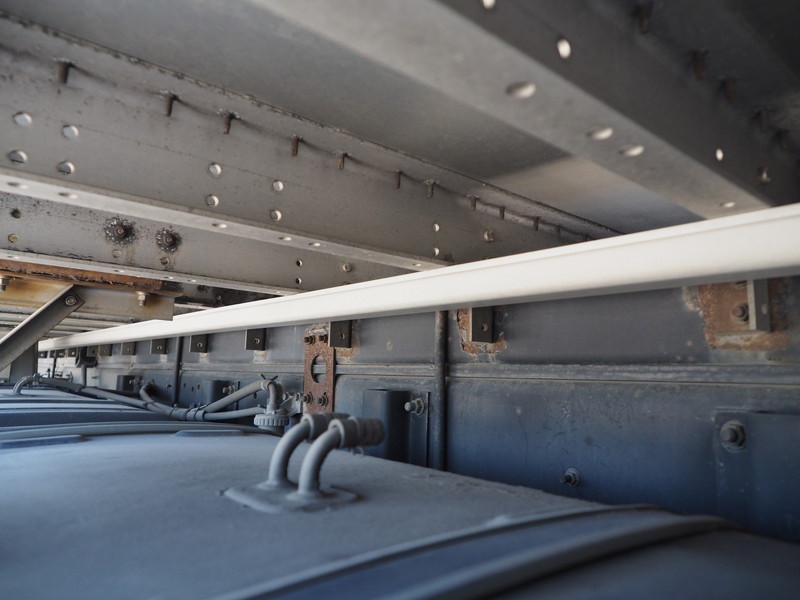 いすゞ ギガ ウイング車 大型 PDG-CYJ77W8 年式 H21[写真40]