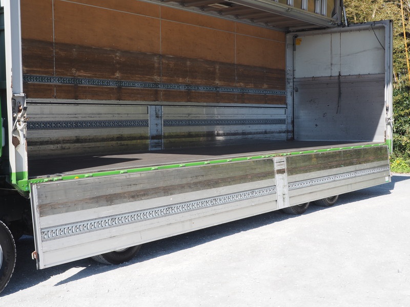 いすゞ ギガ ウイング車 大型 PDG-CYJ77W8 年式 H21[写真22]