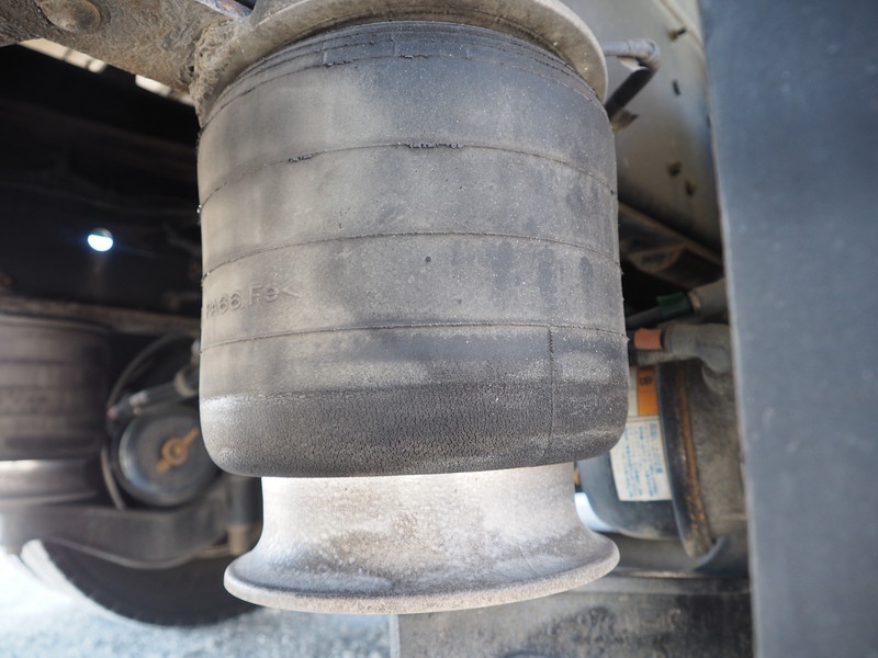 いすゞ ギガ ウイング車 大型 PDG-CYJ77W8 年式 H21[写真37]