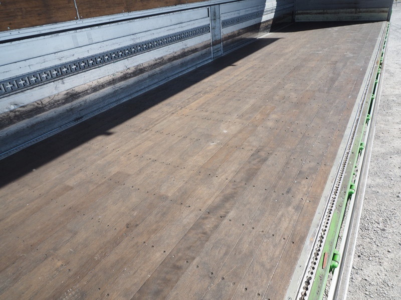 いすゞ ギガ ウイング車 大型 PDG-CYJ77W8 年式 H21[写真13]