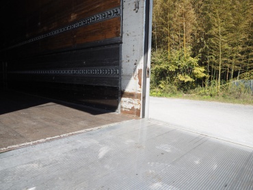 いすゞ ギガ ウイング車 大型 PDG-CYJ77W8 年式 H21 [写真31]