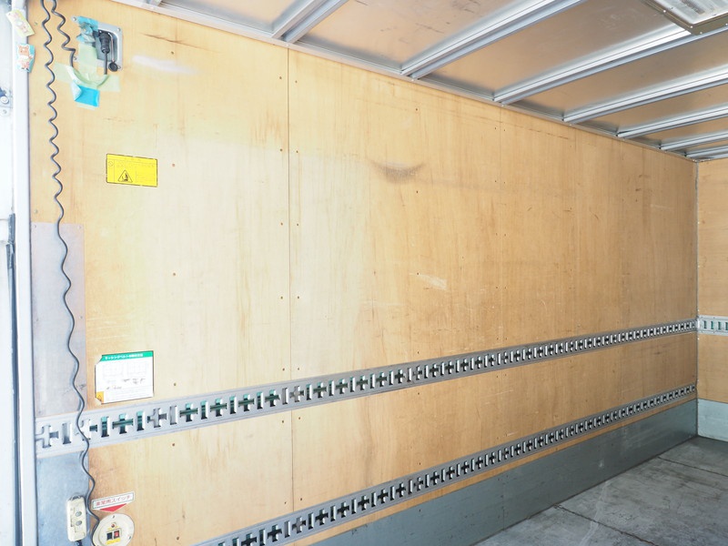 いすゞ エルフ バン車 小型 BDG-NPR85AN 年式 H21[写真20]