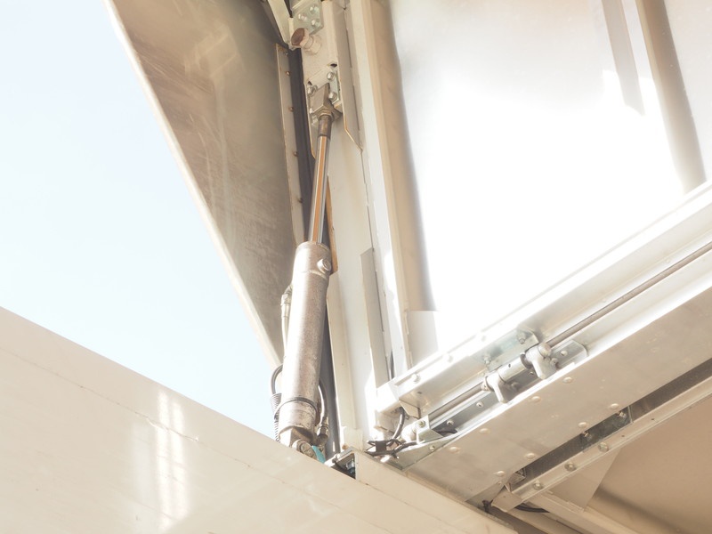 いすゞ ギガ ウイング車 大型 PDG-CYJ77W8 年式 H20[写真22]