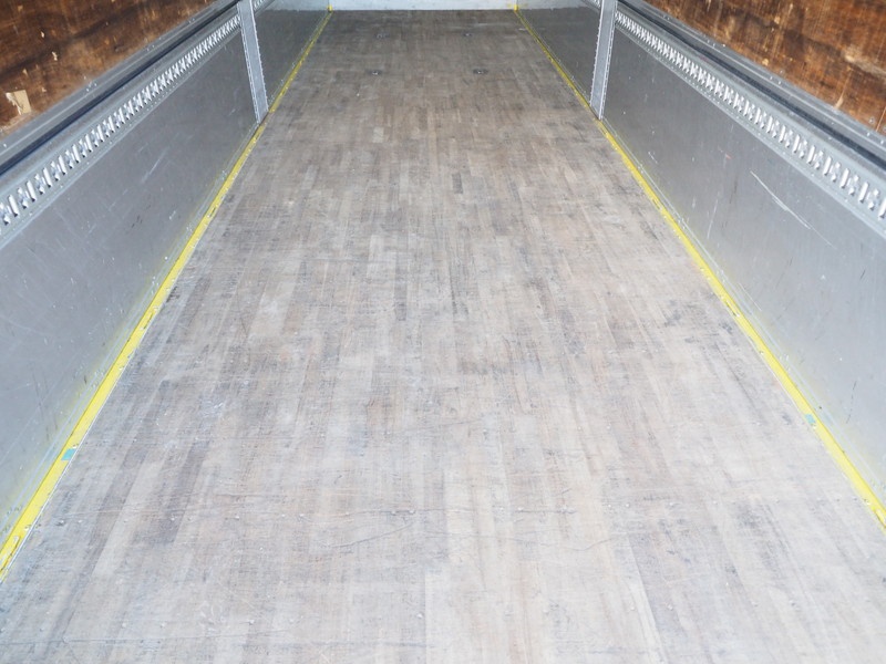 いすゞ ギガ ウイング車 大型 PDG-CYJ77W8 年式 H20[写真27]