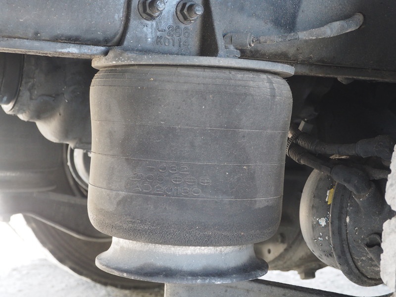 いすゞ ギガ ウイング車 大型 PDG-CYJ77W8 年式 H20[写真37]